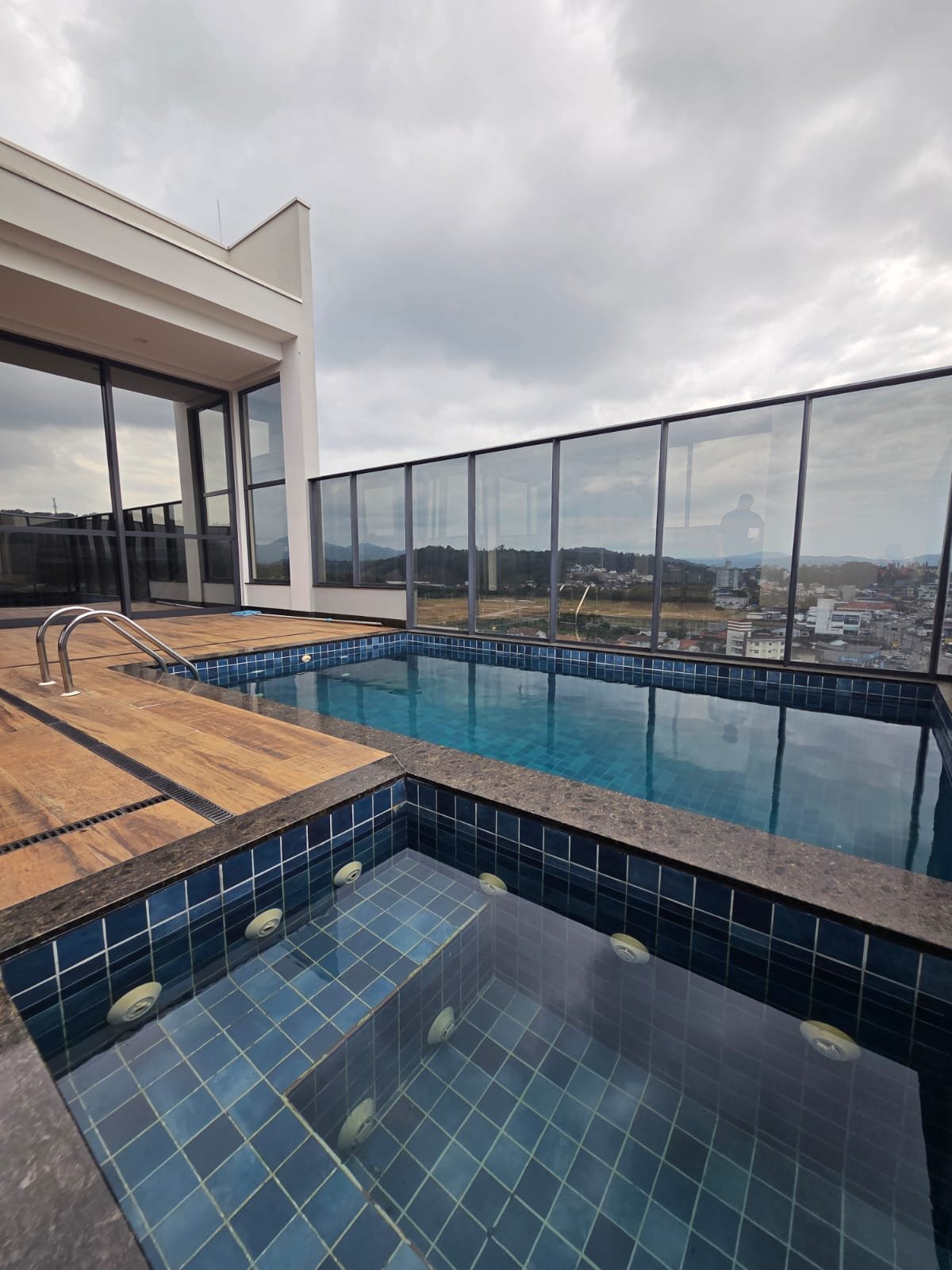 Piscina na cobertura do Residencial Village